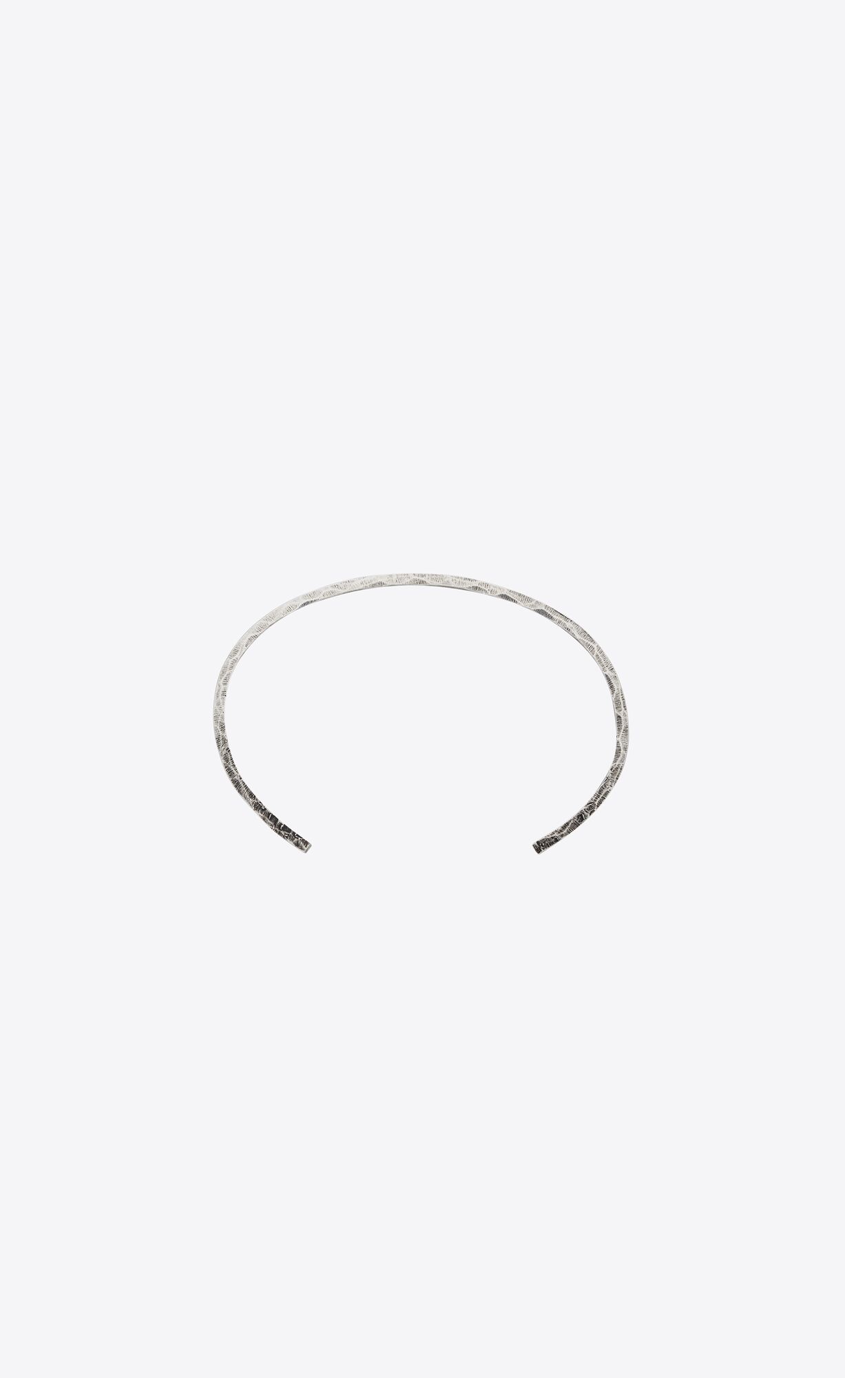 YSL Hammered Cuff Bracelet In Metal Strieborne | 58306-BLJH